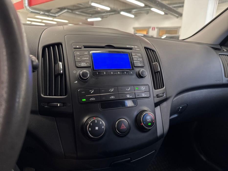 HYUNDAI i30 2010