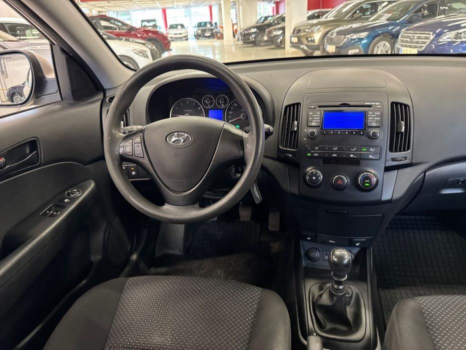 HYUNDAI i30 2010