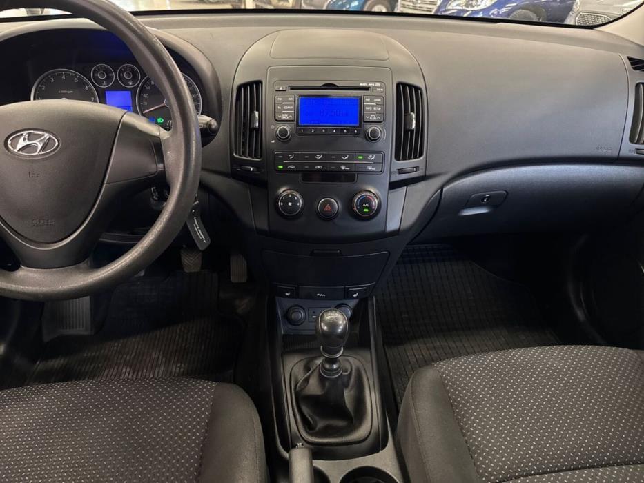 HYUNDAI i30 2010