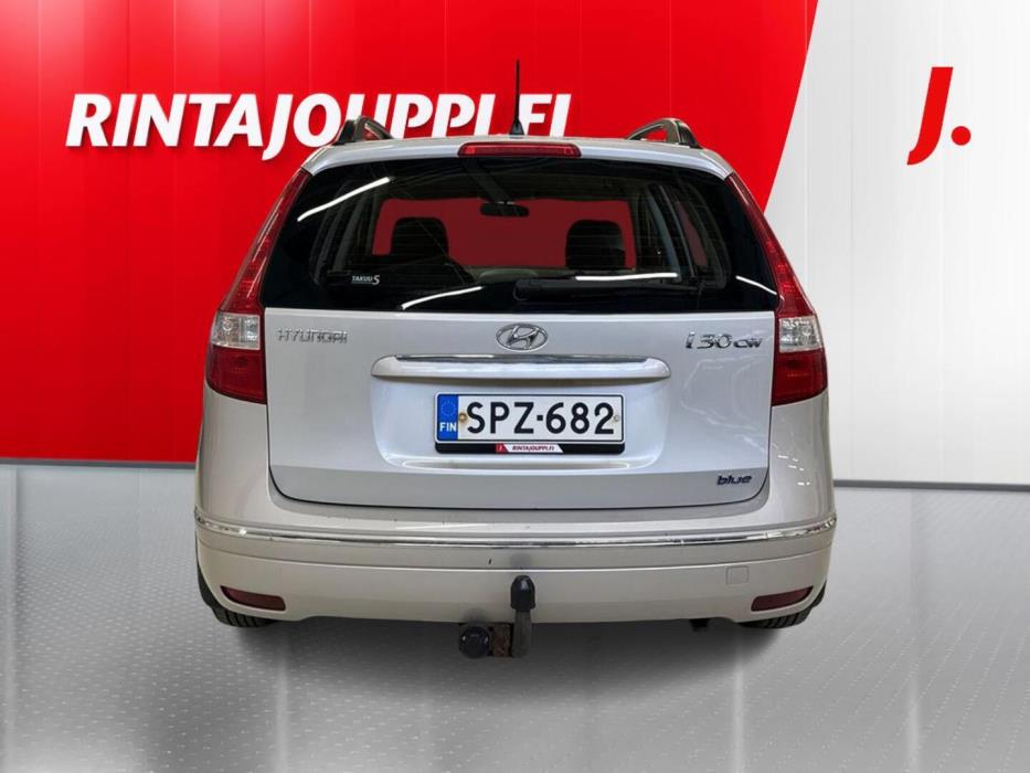 HYUNDAI i30 2010