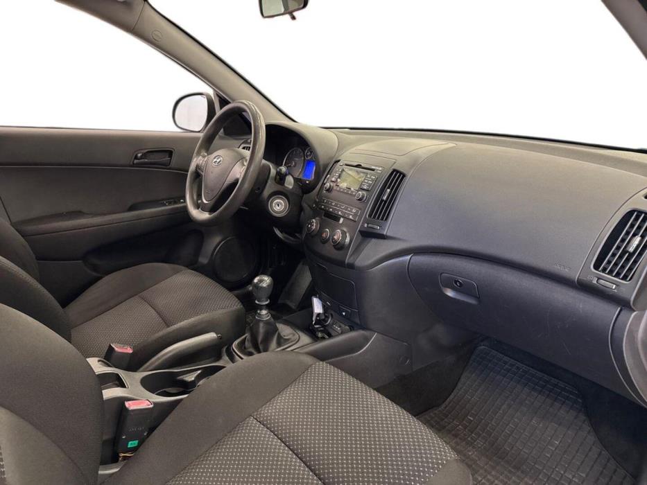 HYUNDAI i30 2010
