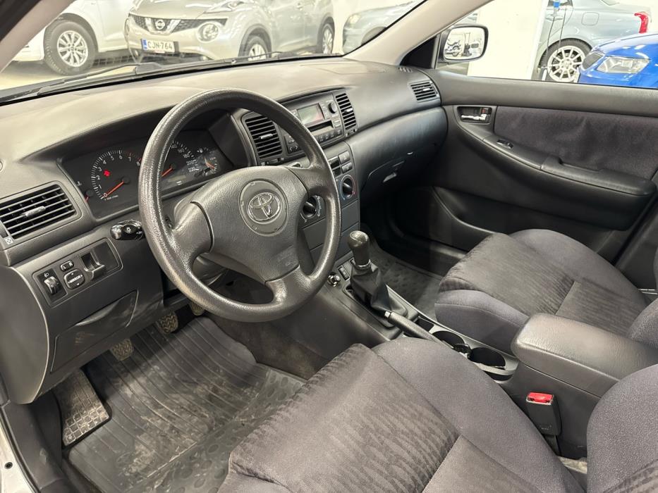 TOYOTA Corolla 2002