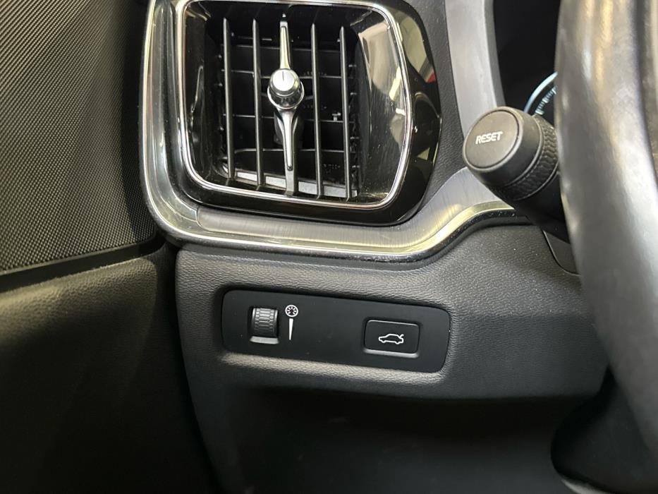 VOLVO V60 2019