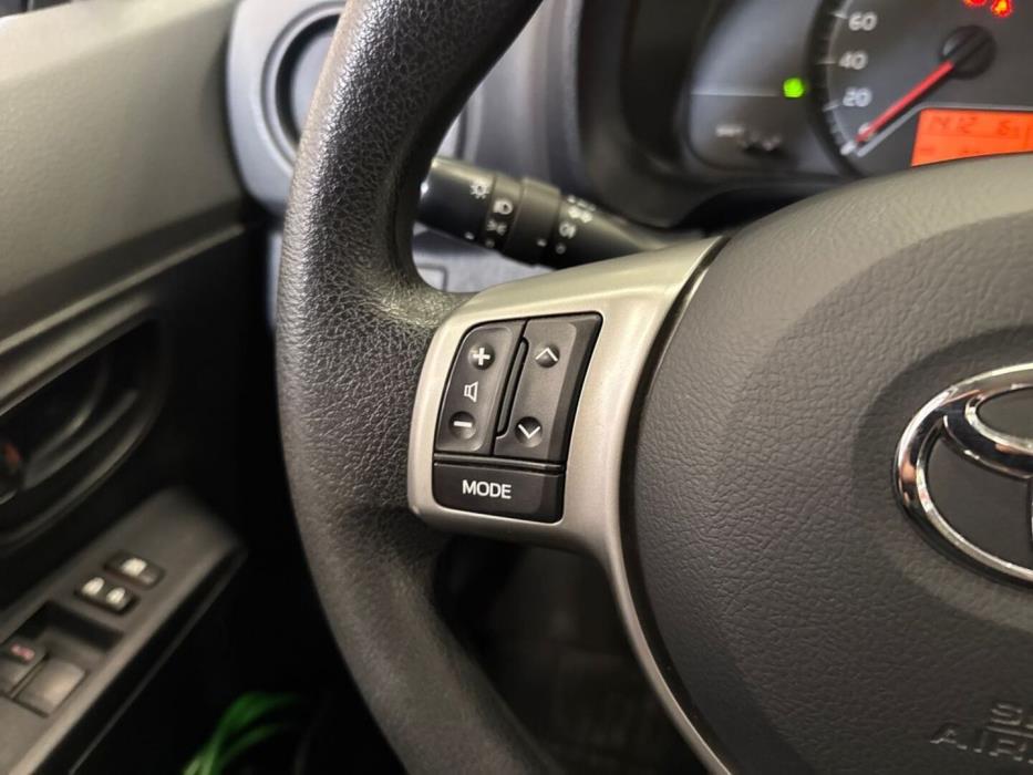 TOYOTA Yaris 2014