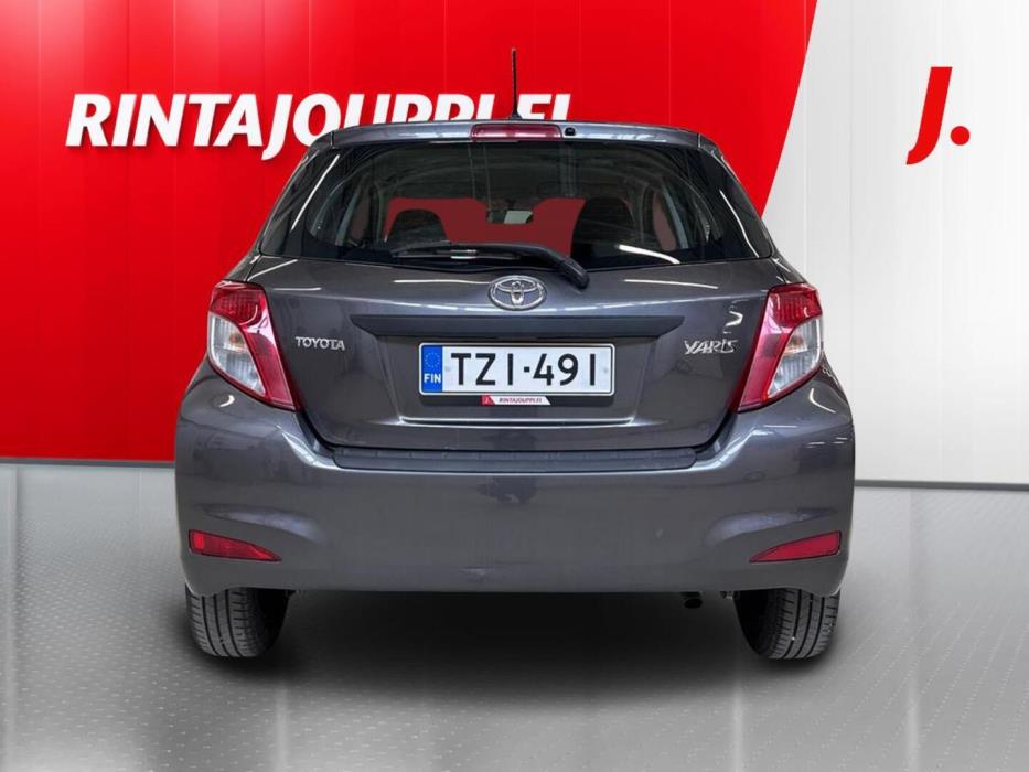 TOYOTA Yaris 2014