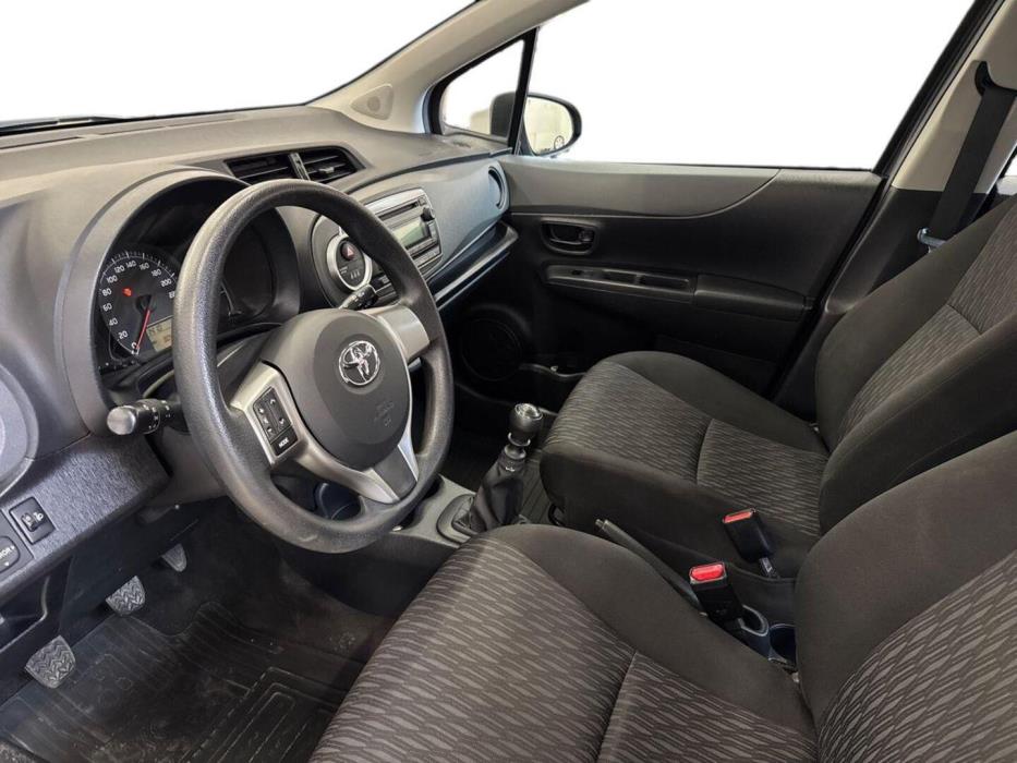 TOYOTA Yaris 2014
