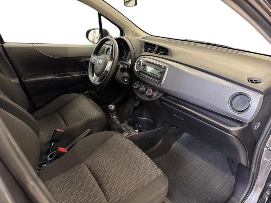 TOYOTA Yaris 2014