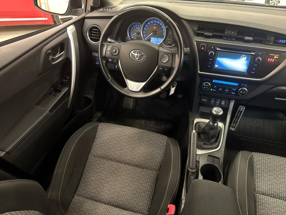 TOYOTA Auris 2014