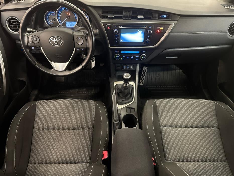 TOYOTA Auris 2014