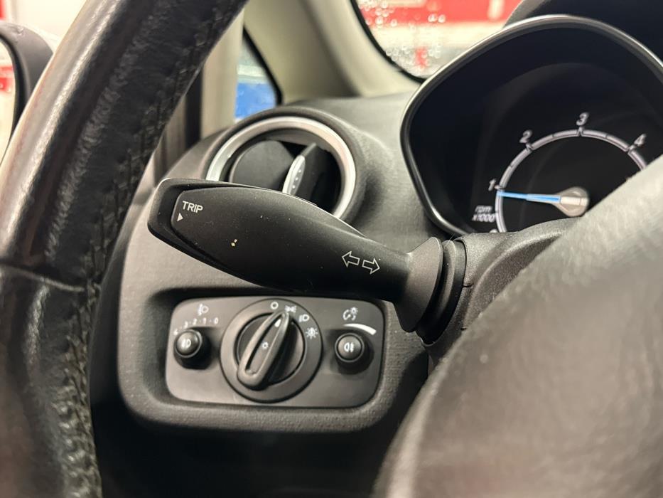 FORD Fiesta Van 2015