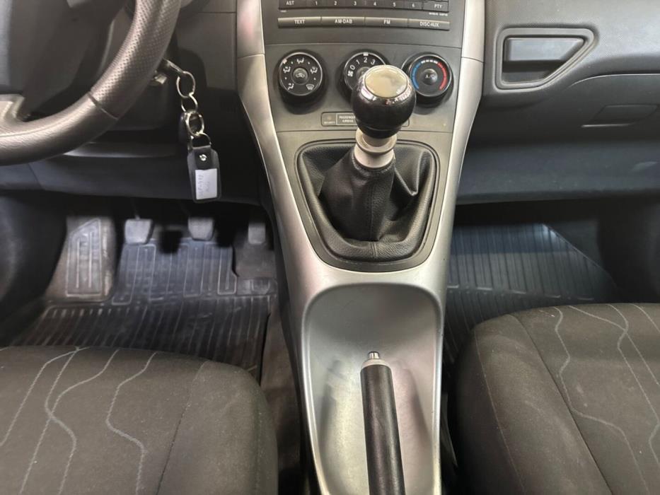 TOYOTA Auris 2010