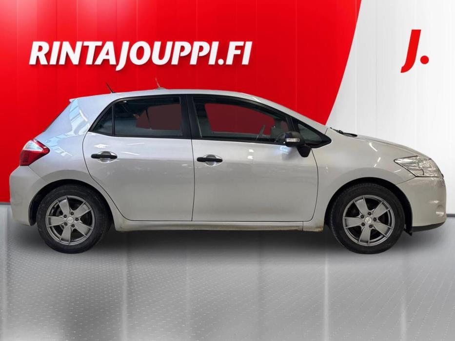 TOYOTA Auris 2010