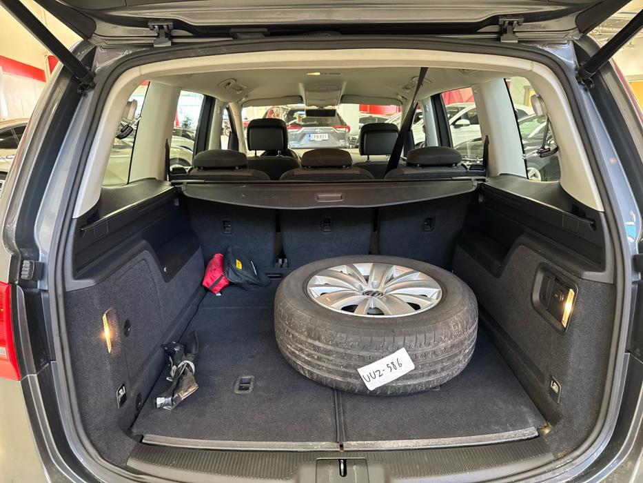 VOLKSWAGEN Sharan 2012