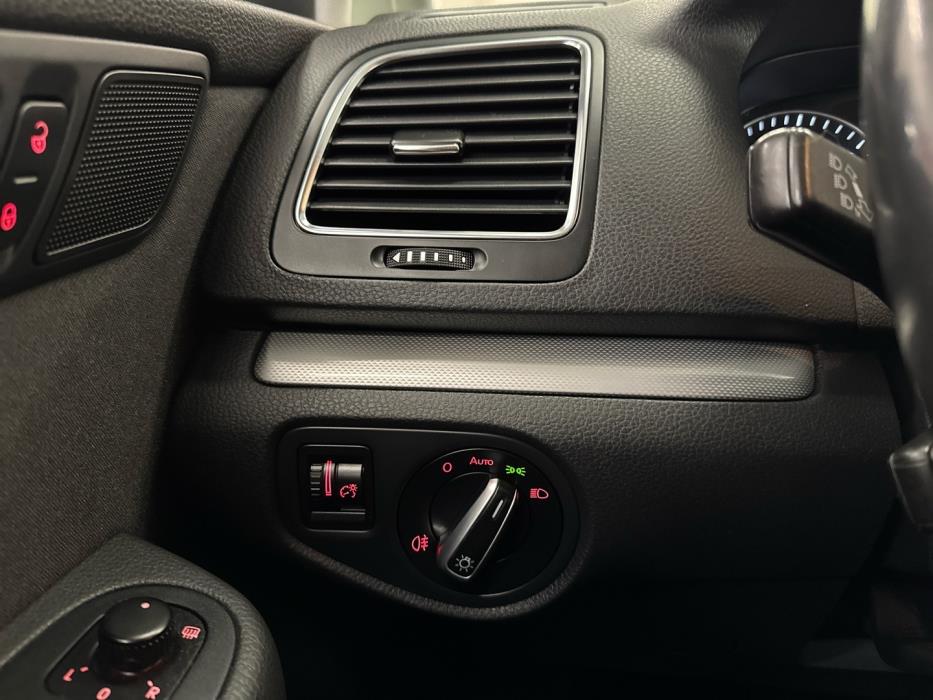 VOLKSWAGEN Sharan 2012