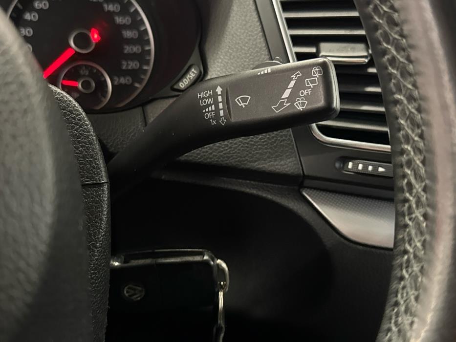 VOLKSWAGEN Sharan 2012