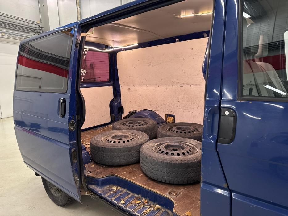 VOLKSWAGEN Transporter 2002