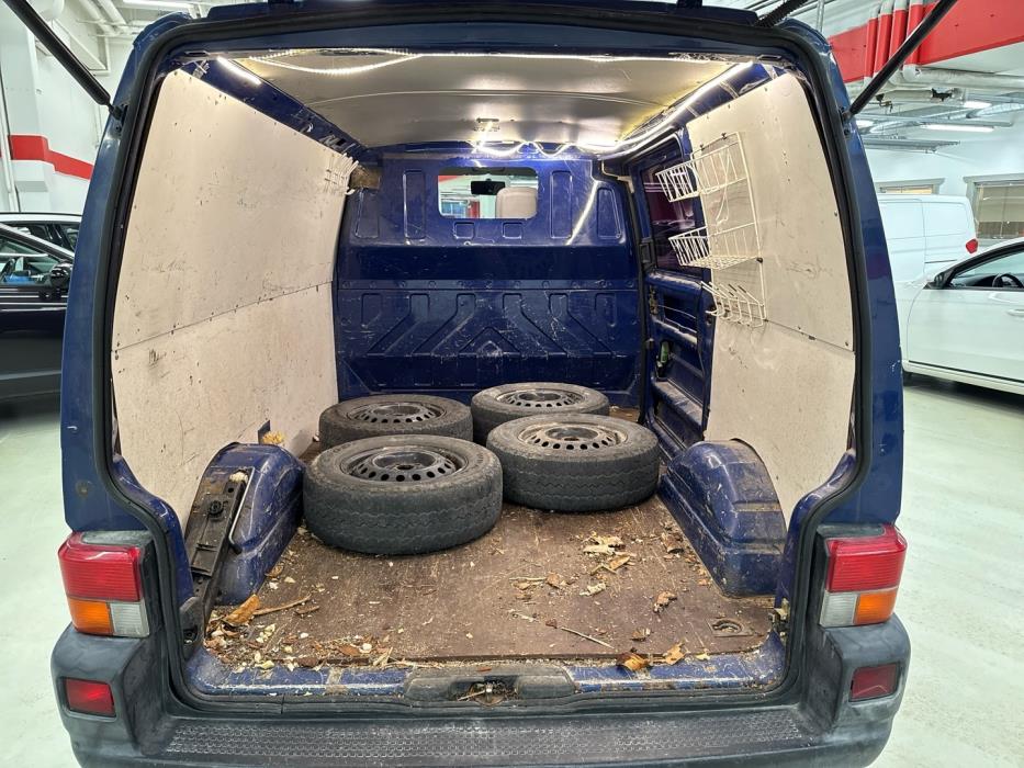 VOLKSWAGEN Transporter 2002