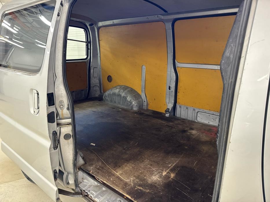 TOYOTA Hiace 2010