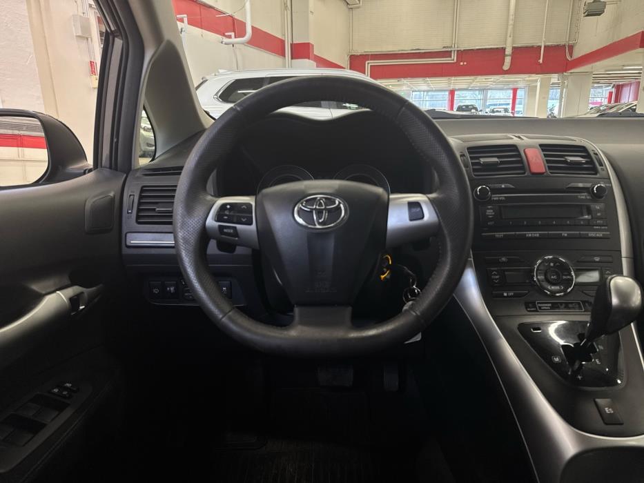TOYOTA Auris 2010