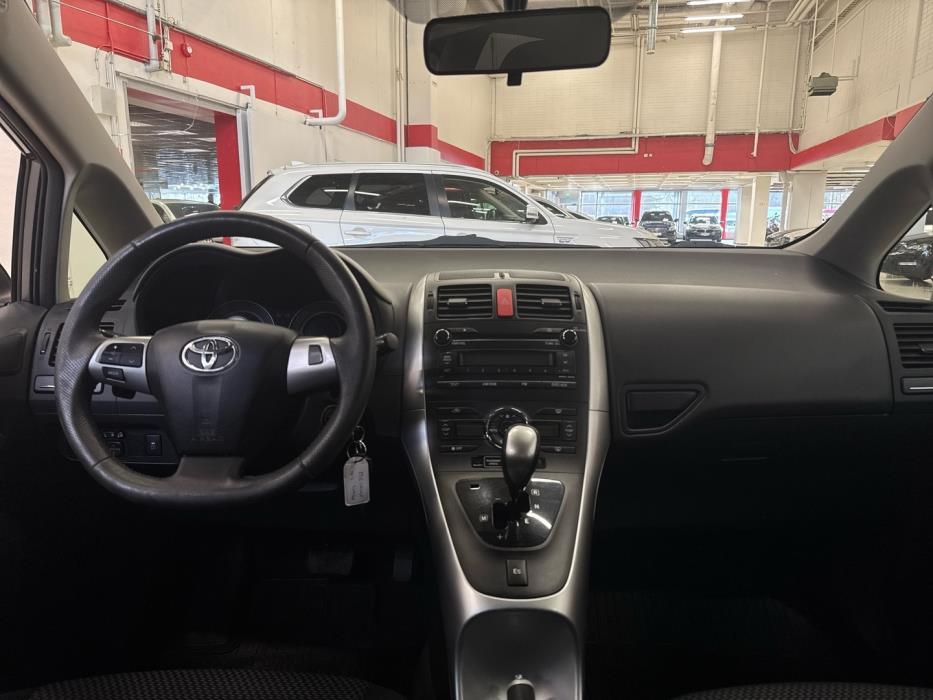 TOYOTA Auris 2010