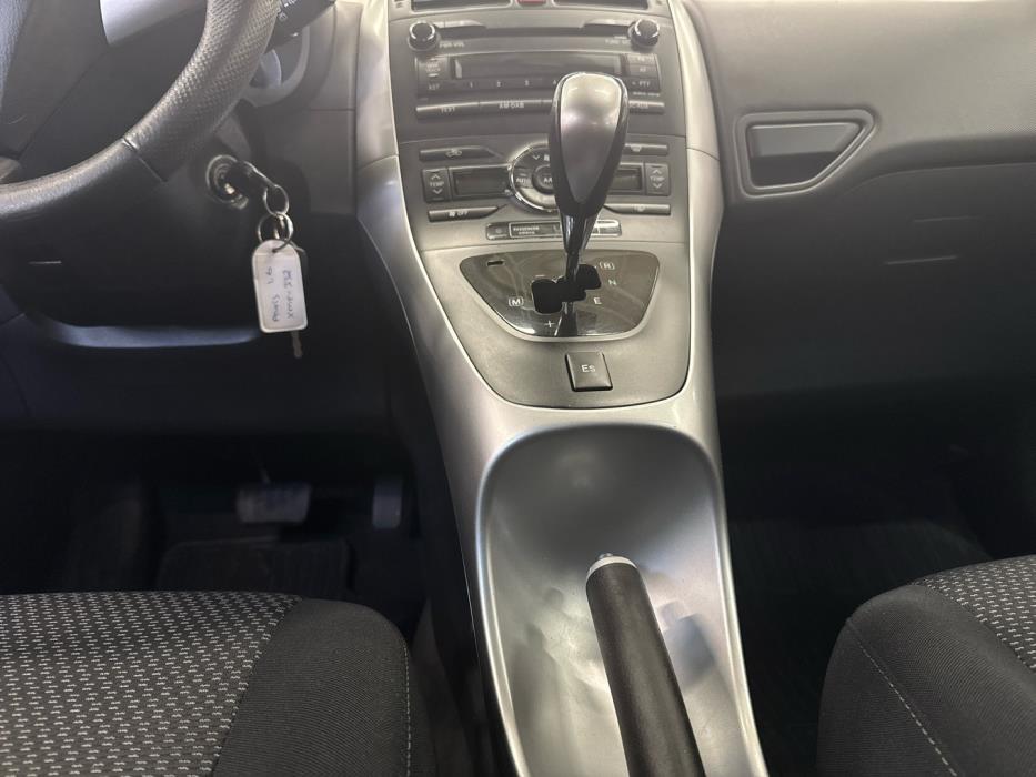TOYOTA Auris 2010