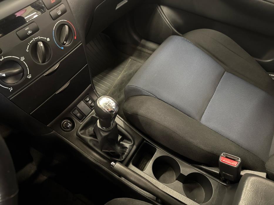 TOYOTA Corolla 2004