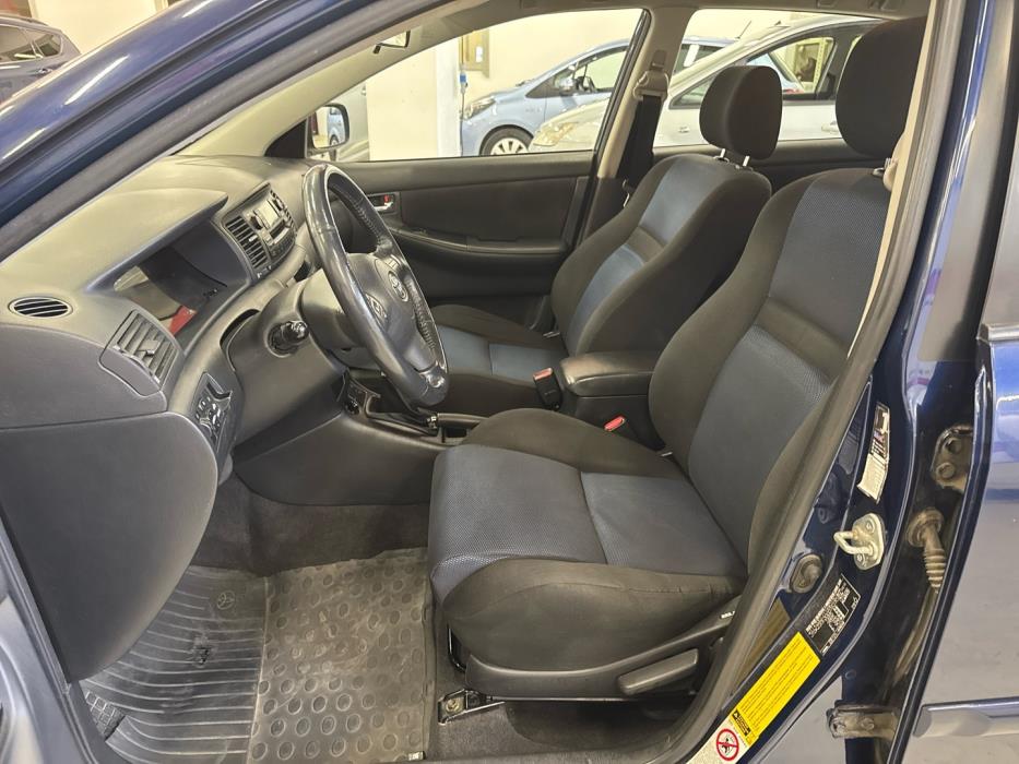 TOYOTA Corolla 2004