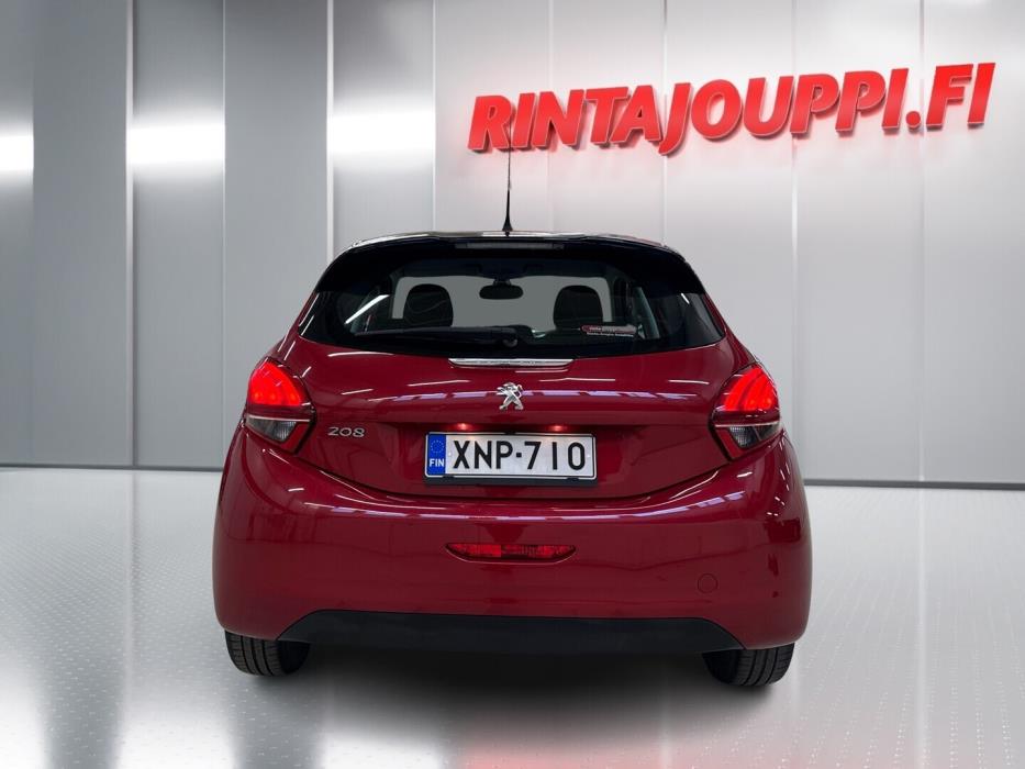 PEUGEOT 208 2015