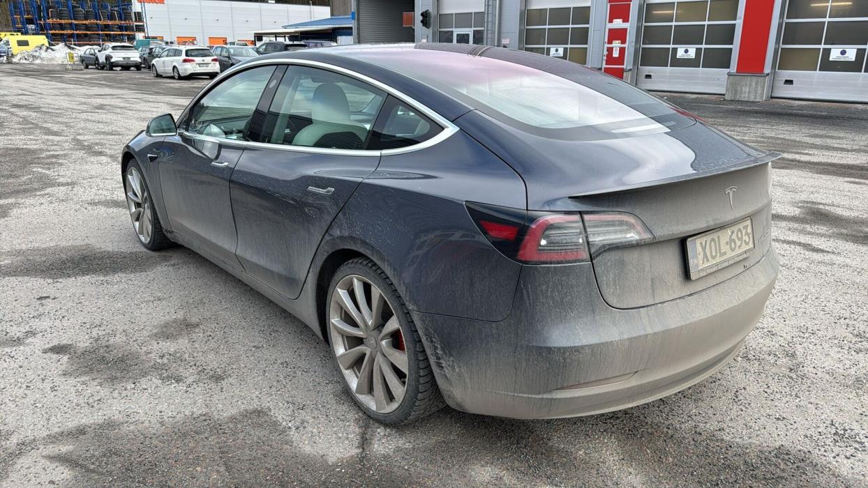 TESLA Model 3 2019