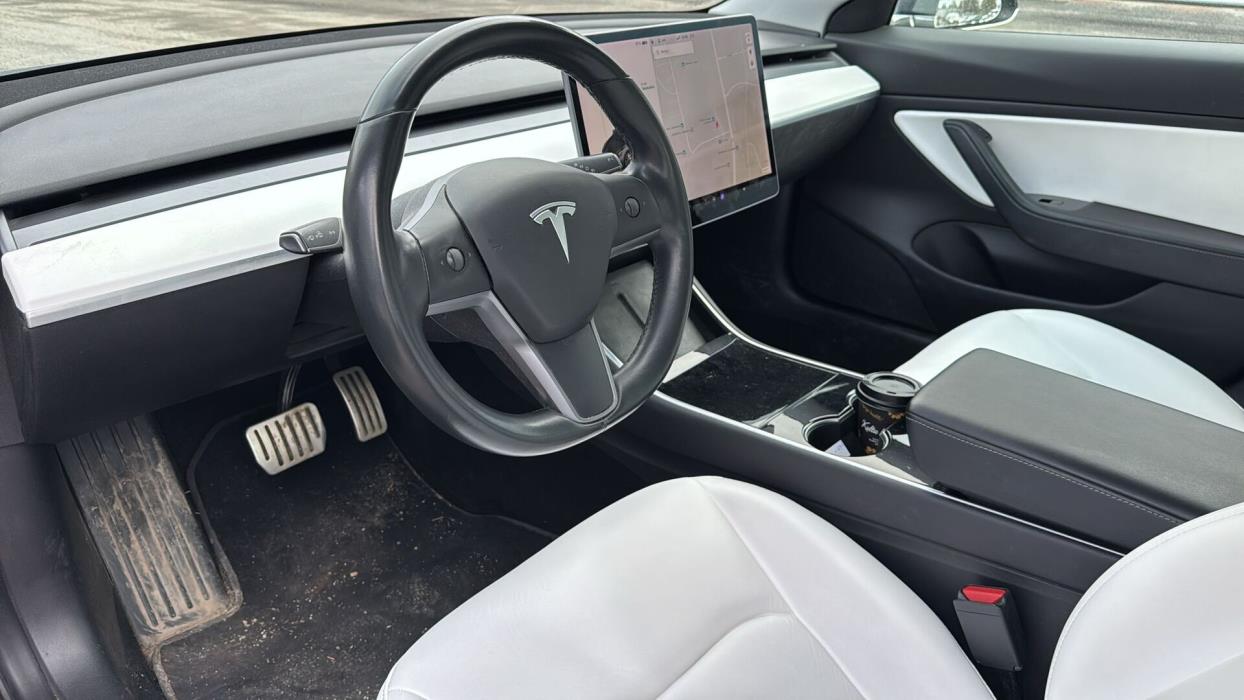 TESLA Model 3 2019
