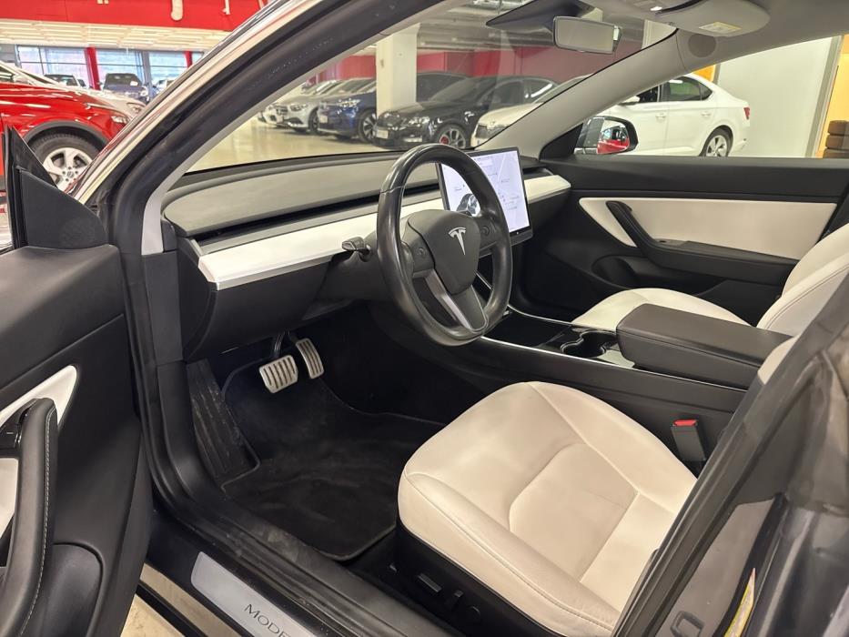 TESLA Model 3 2019