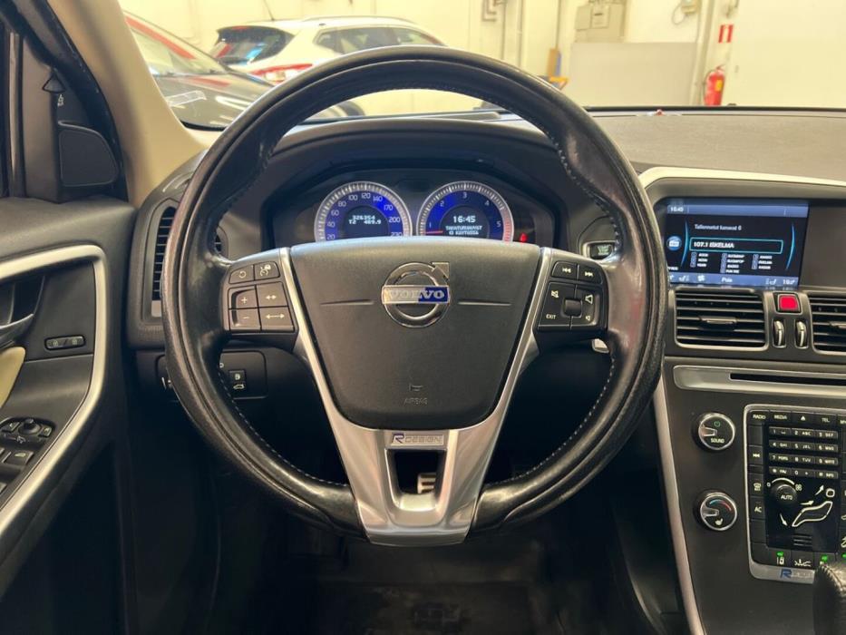 VOLVO XC60 2011
