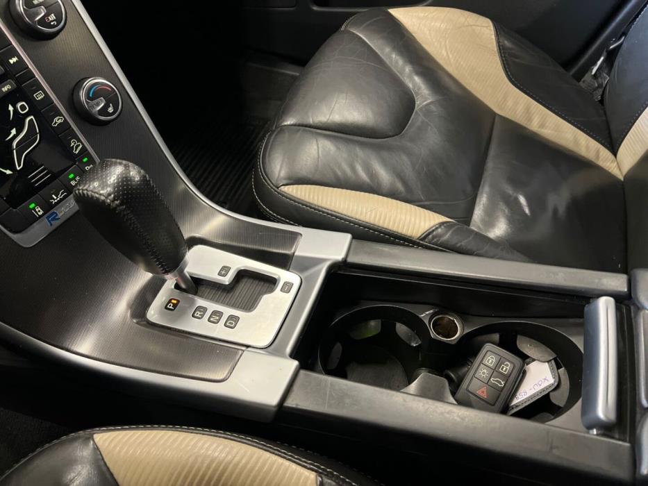VOLVO XC60 2011