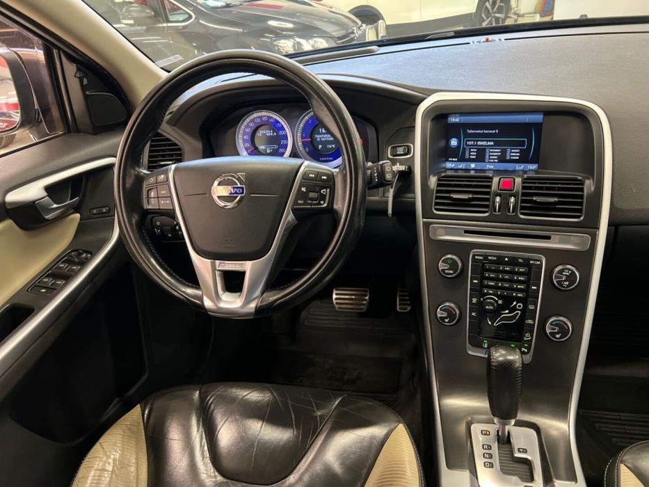 VOLVO XC60 2011
