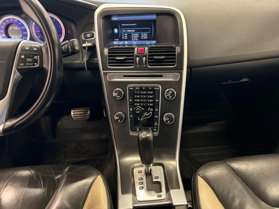 VOLVO XC60 2011