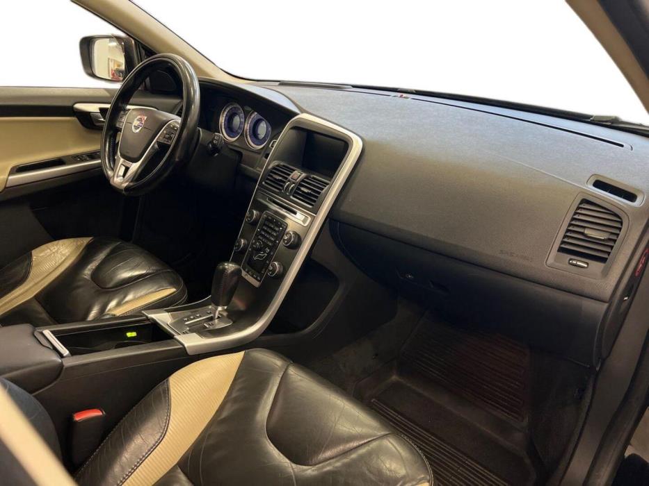 VOLVO XC60 2011
