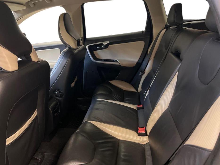 VOLVO XC60 2011
