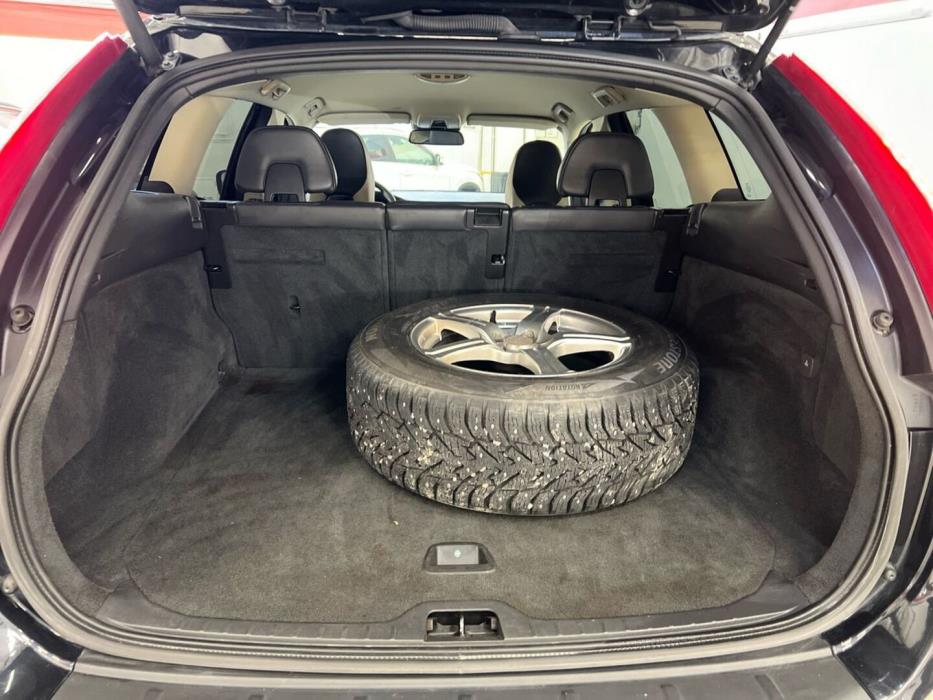 VOLVO XC60 2011