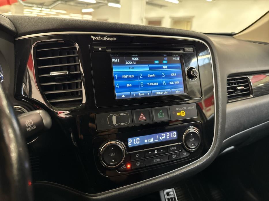 MITSUBISHI Outlander 2016