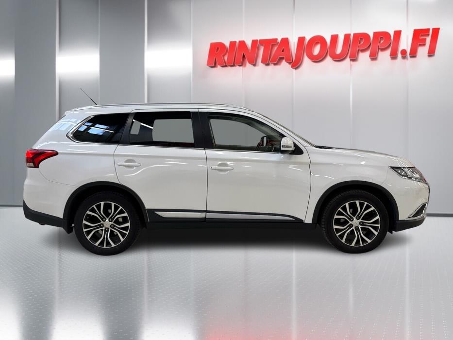 MITSUBISHI Outlander 2016
