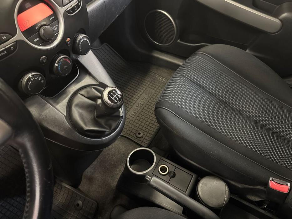 MAZDA Mazda2 2008