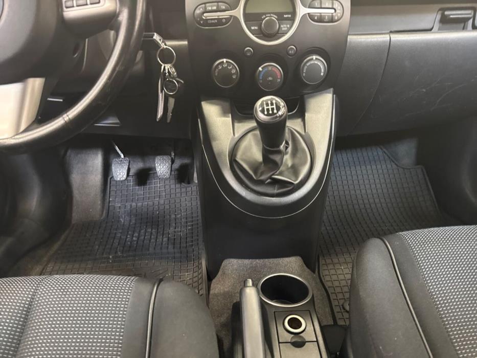 MAZDA Mazda2 2008