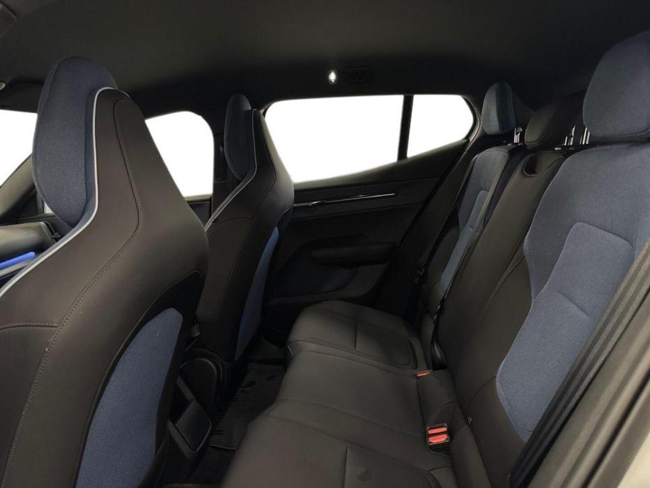 VOLVO EX30 2025