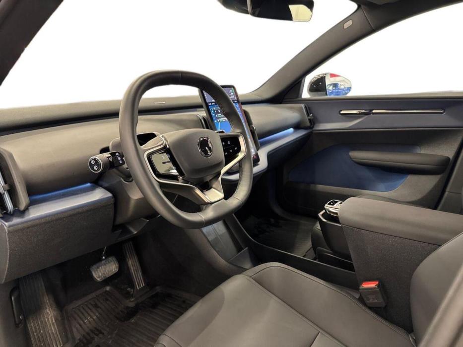 VOLVO EX30 2025