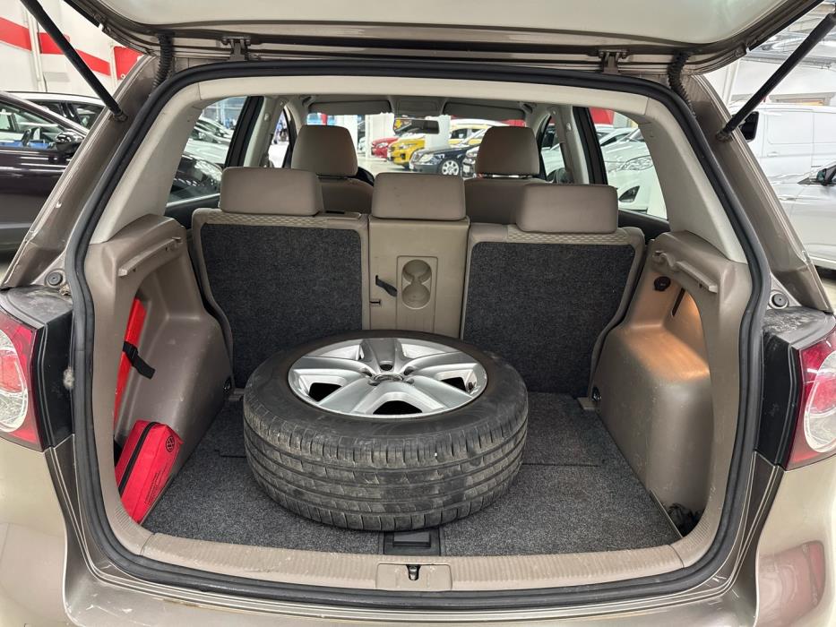 VOLKSWAGEN Golf Plus 2009