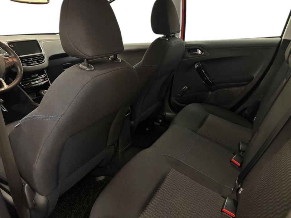 PEUGEOT 208 2019
