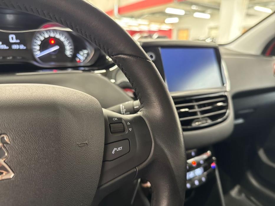 PEUGEOT 208 2019