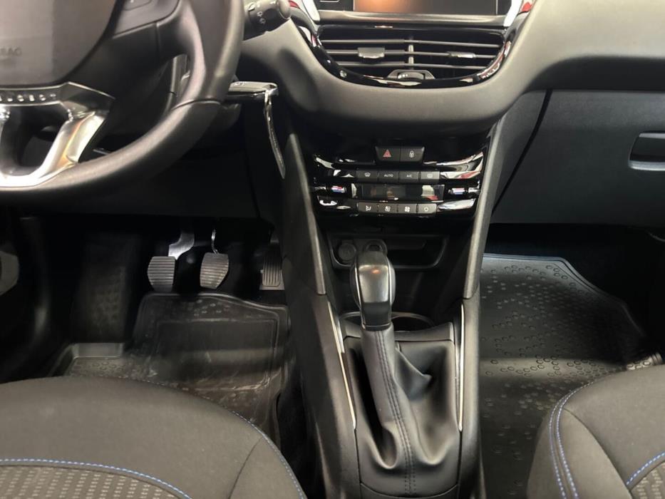 PEUGEOT 208 2019