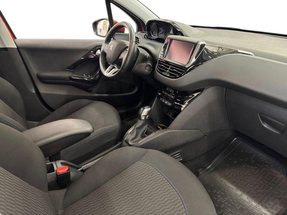 PEUGEOT 208 2019