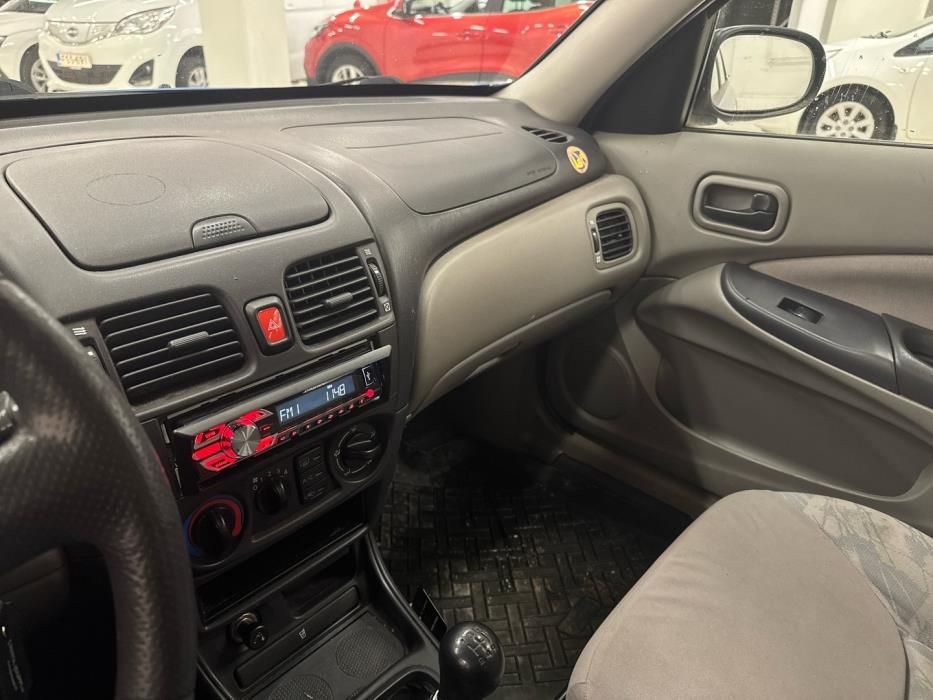 NISSAN Almera 2000